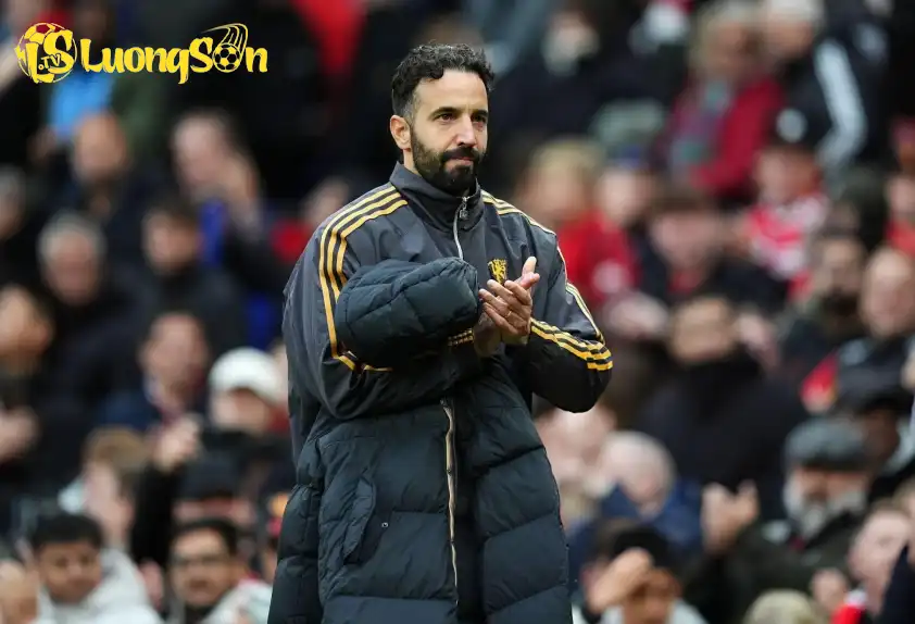 Ban lãnh đạo Man Utd có cuộc họp nhằm đánh giá tình hình của đội bóng và tương lai của HLV Ruben Amorim