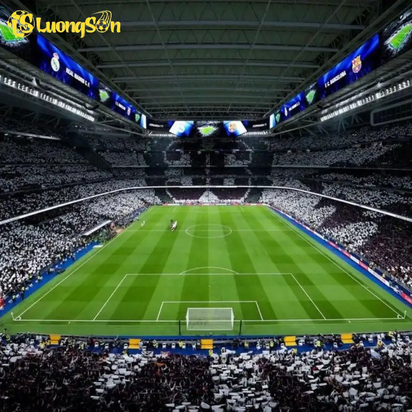 Mái che của SVĐ Santiago Bernabeu sẽ được đóng lại cho trận El Clasico