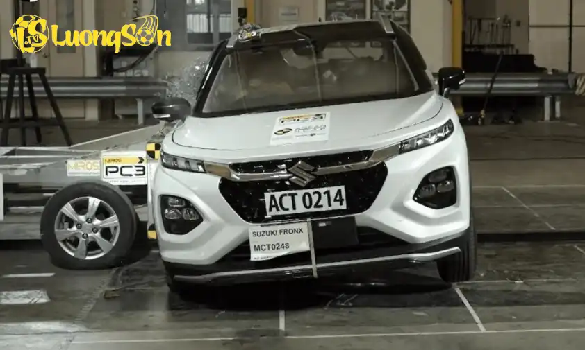 Suzuki Fronx đạt chuẩn 5 sao
